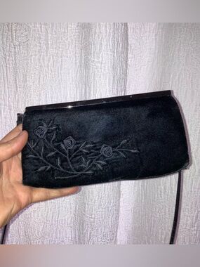 Made In Italy Black Embroidered Velvet Evening Purse